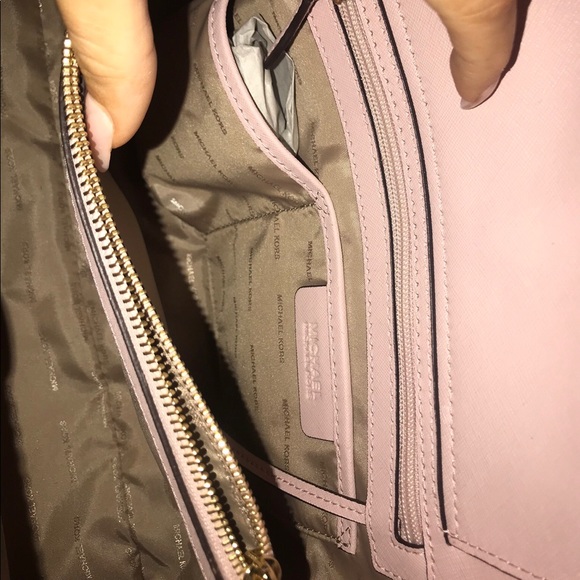 Michael Kors Baby Pink Purse - Picture 3 of 5